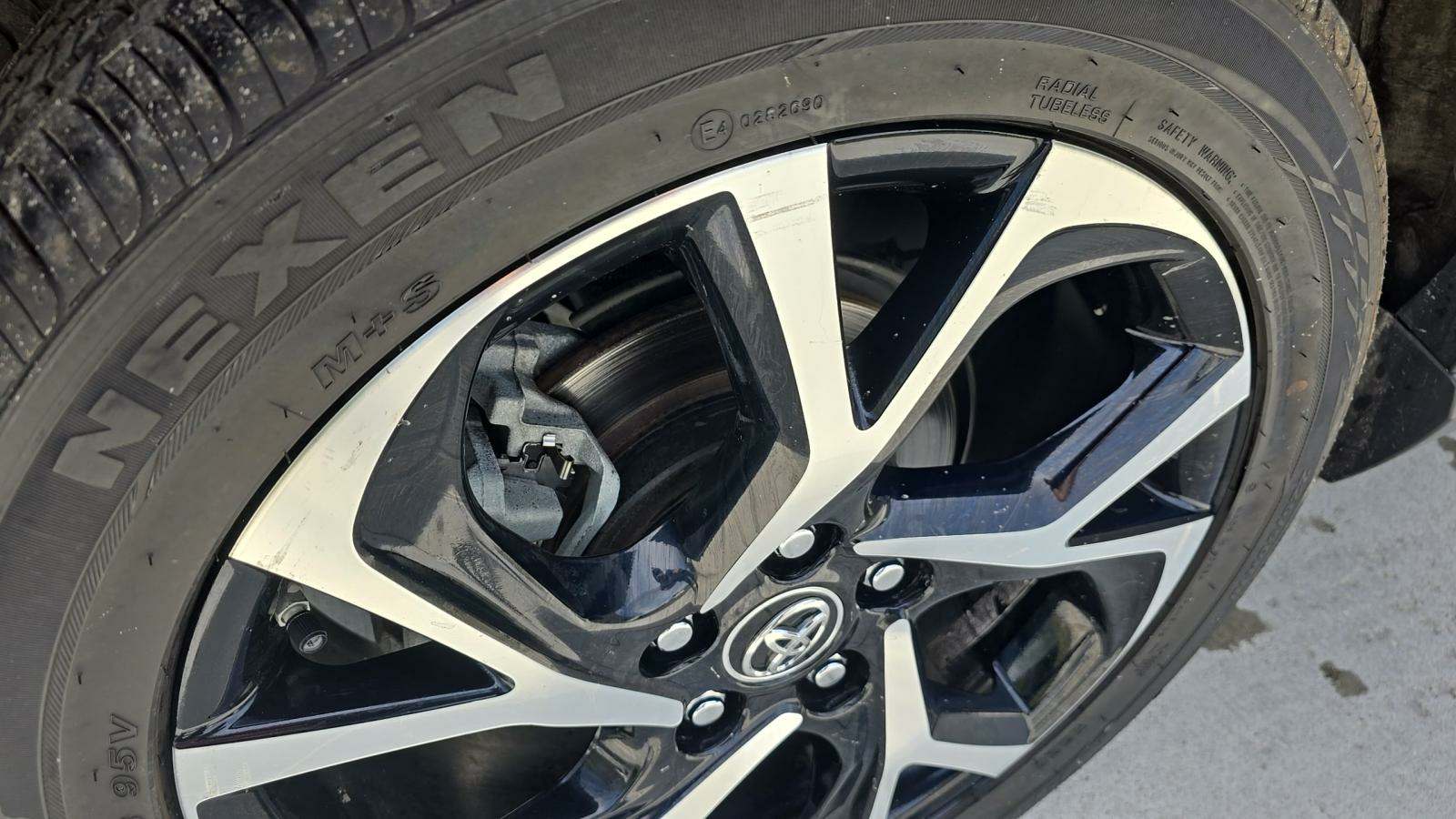 2018 Toyota C-HR XLE FWD