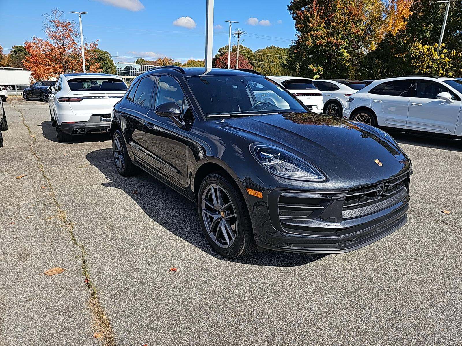 2025 Porsche Macan Base AWD