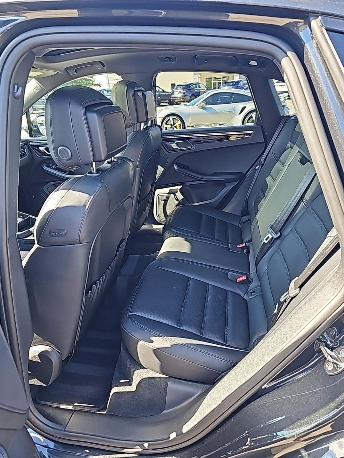 2025 Porsche Macan Base AWD