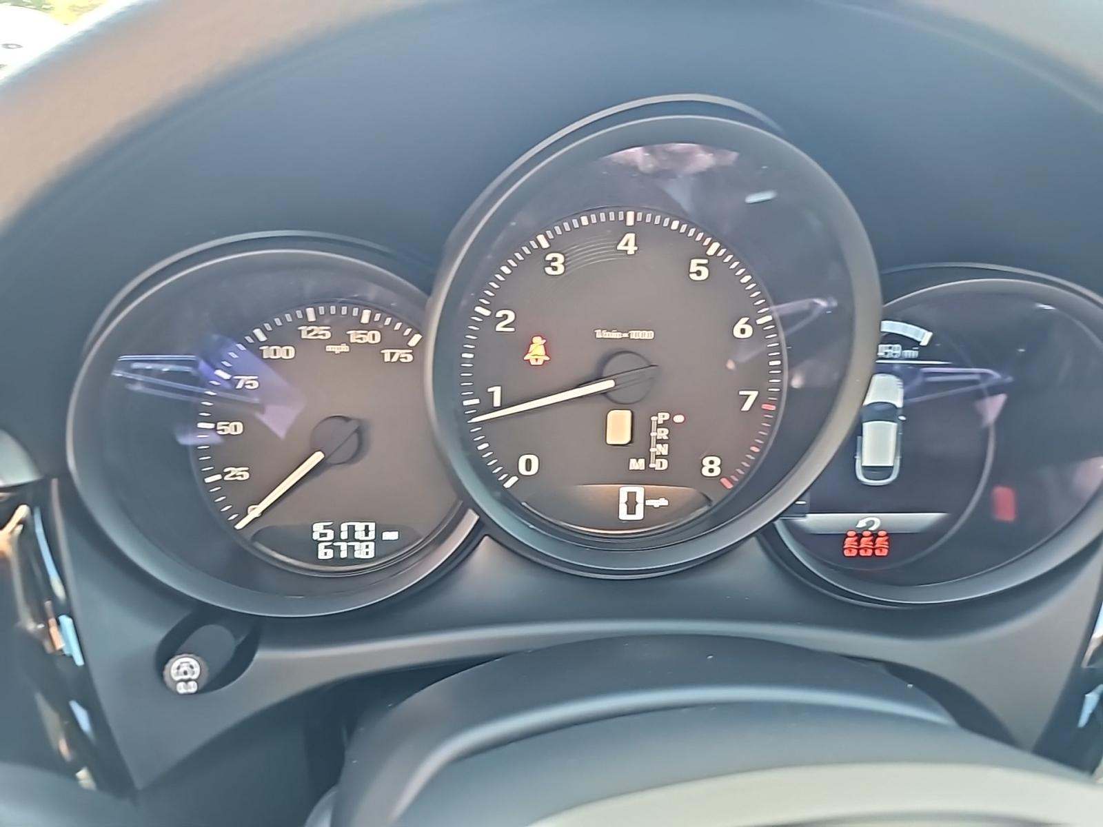 2025 Porsche Macan Base AWD