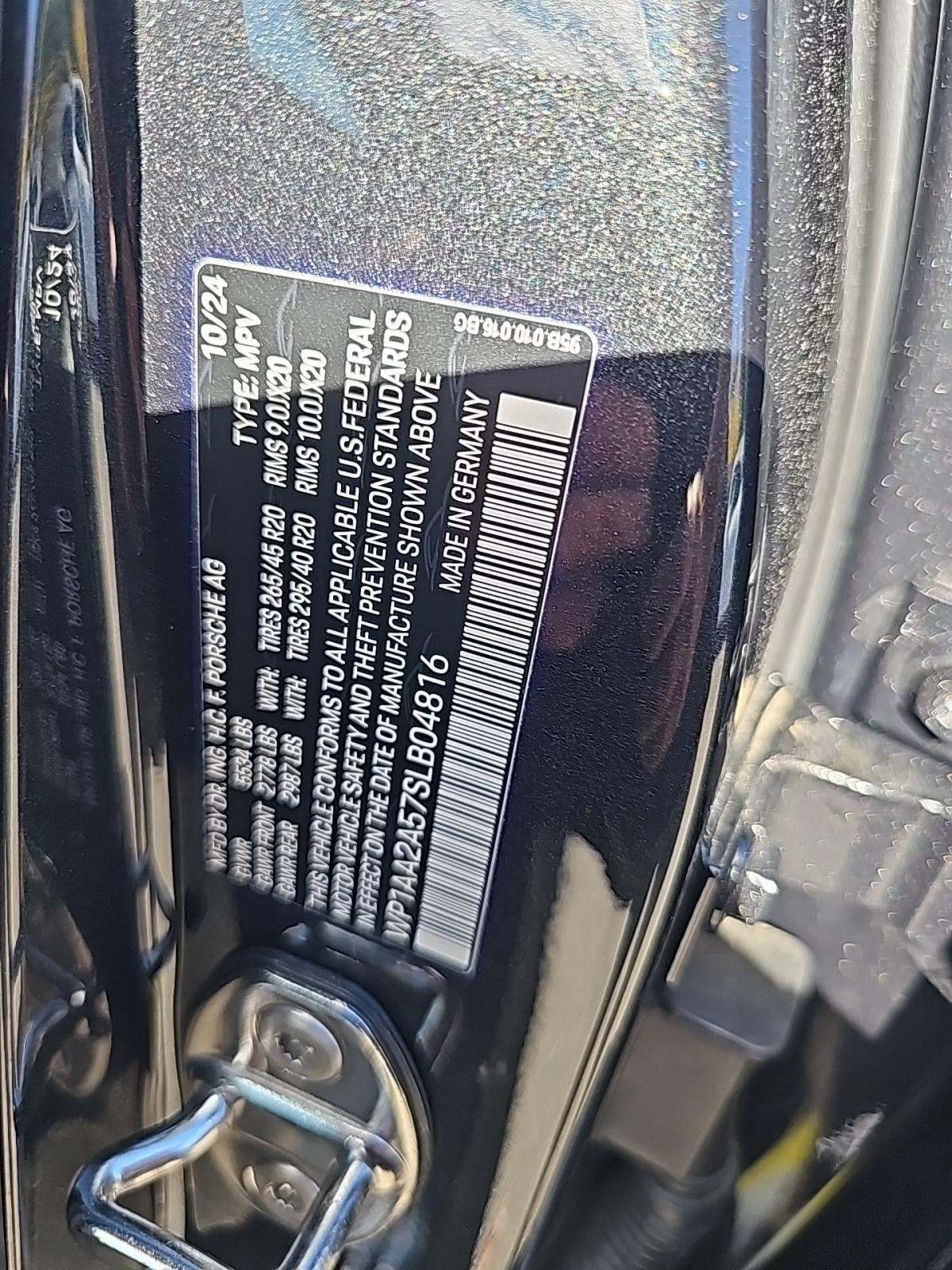 2025 Porsche Macan Base AWD