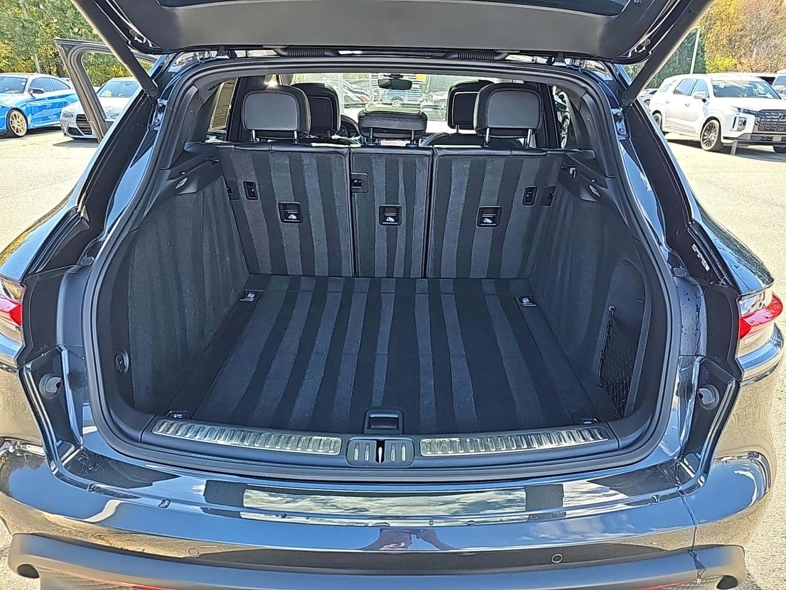 2025 Porsche Macan Base AWD