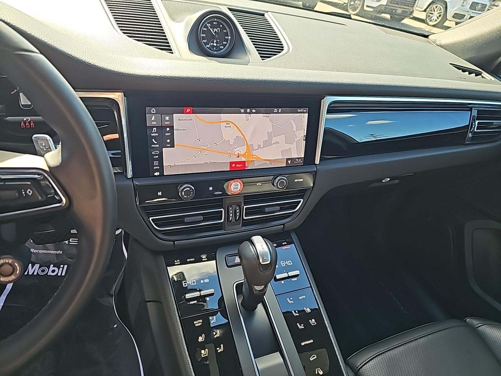 2025 Porsche Macan Base AWD