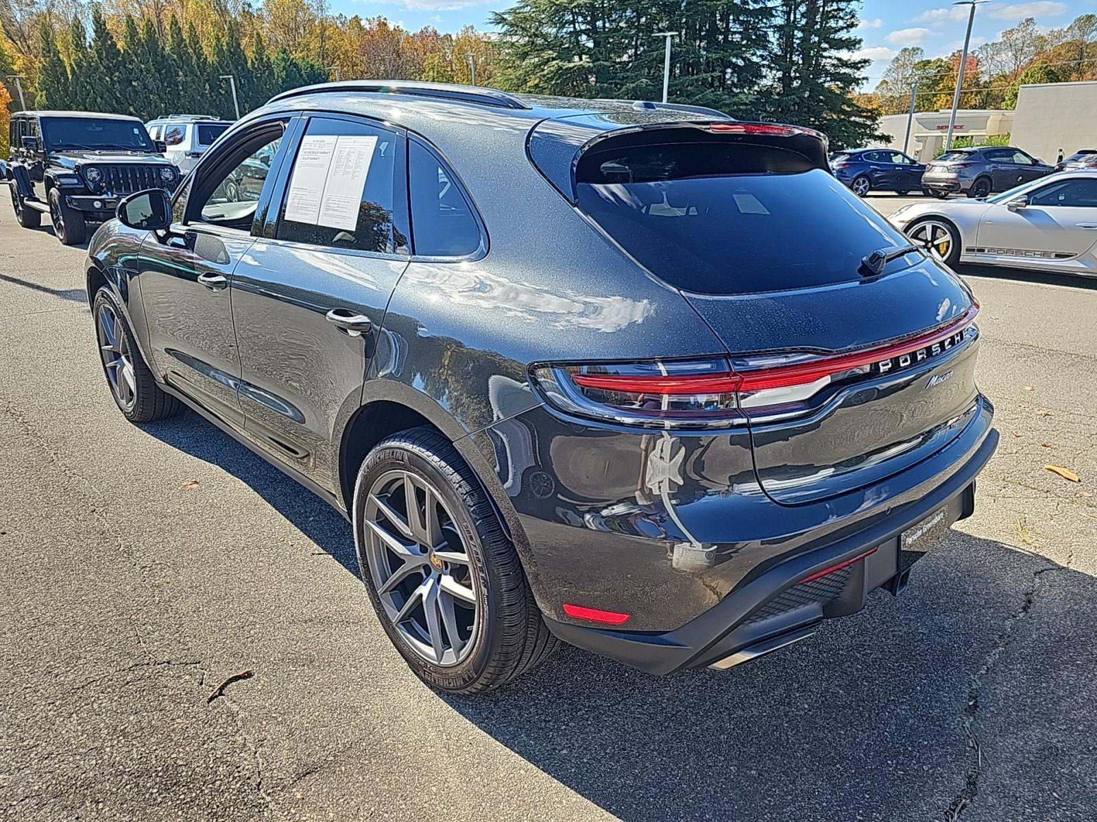 2025 Porsche Macan Base AWD