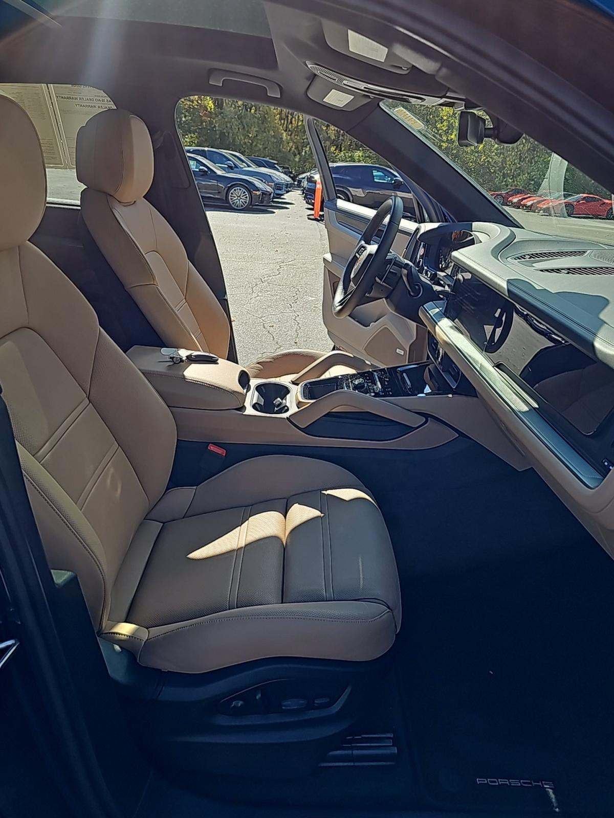 2025 Porsche Cayenne Base AWD