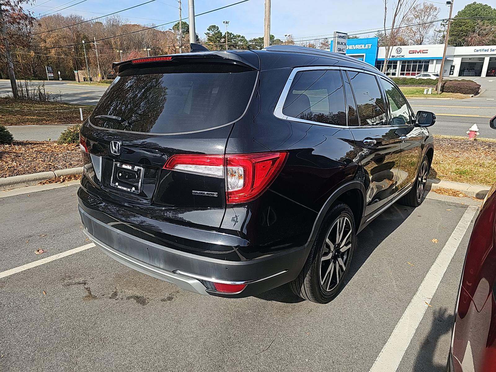 2022 Honda Pilot Touring FWD