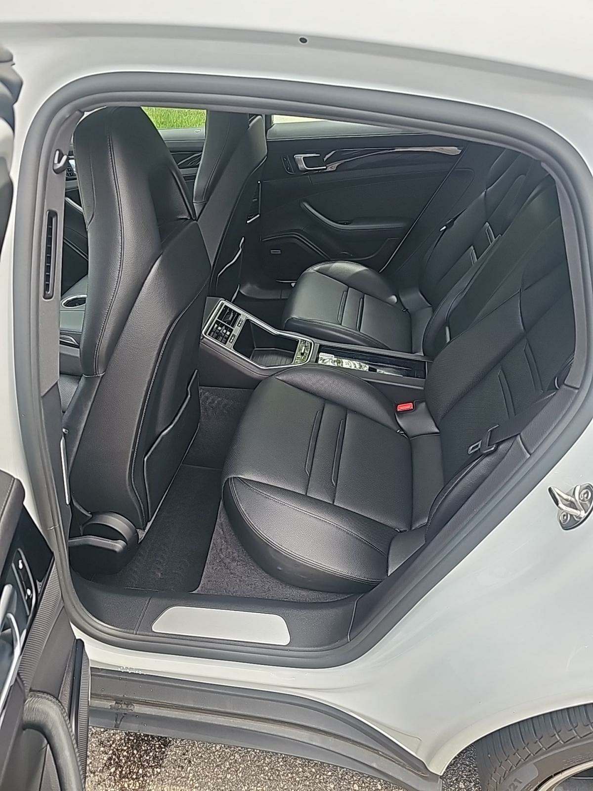 2018 Porsche Panamera Base RWD