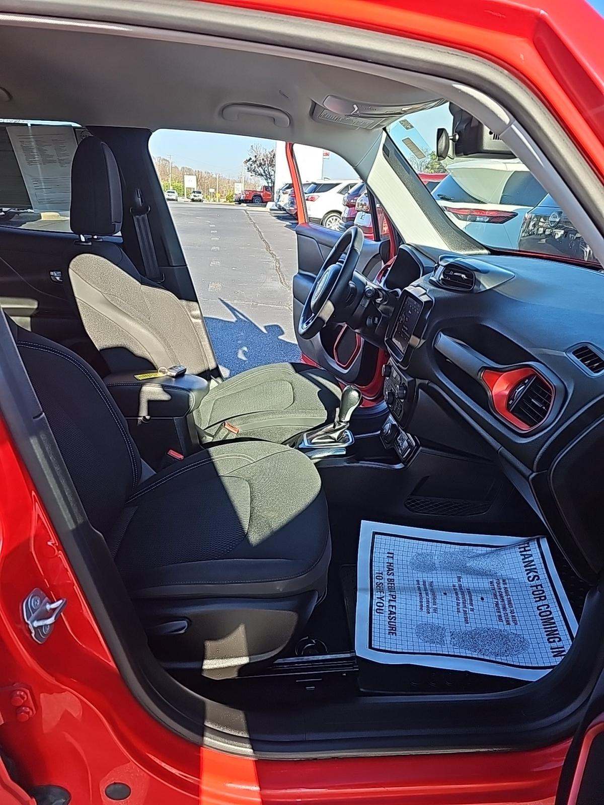 2022 Jeep Renegade Latitude Red Edition AWD