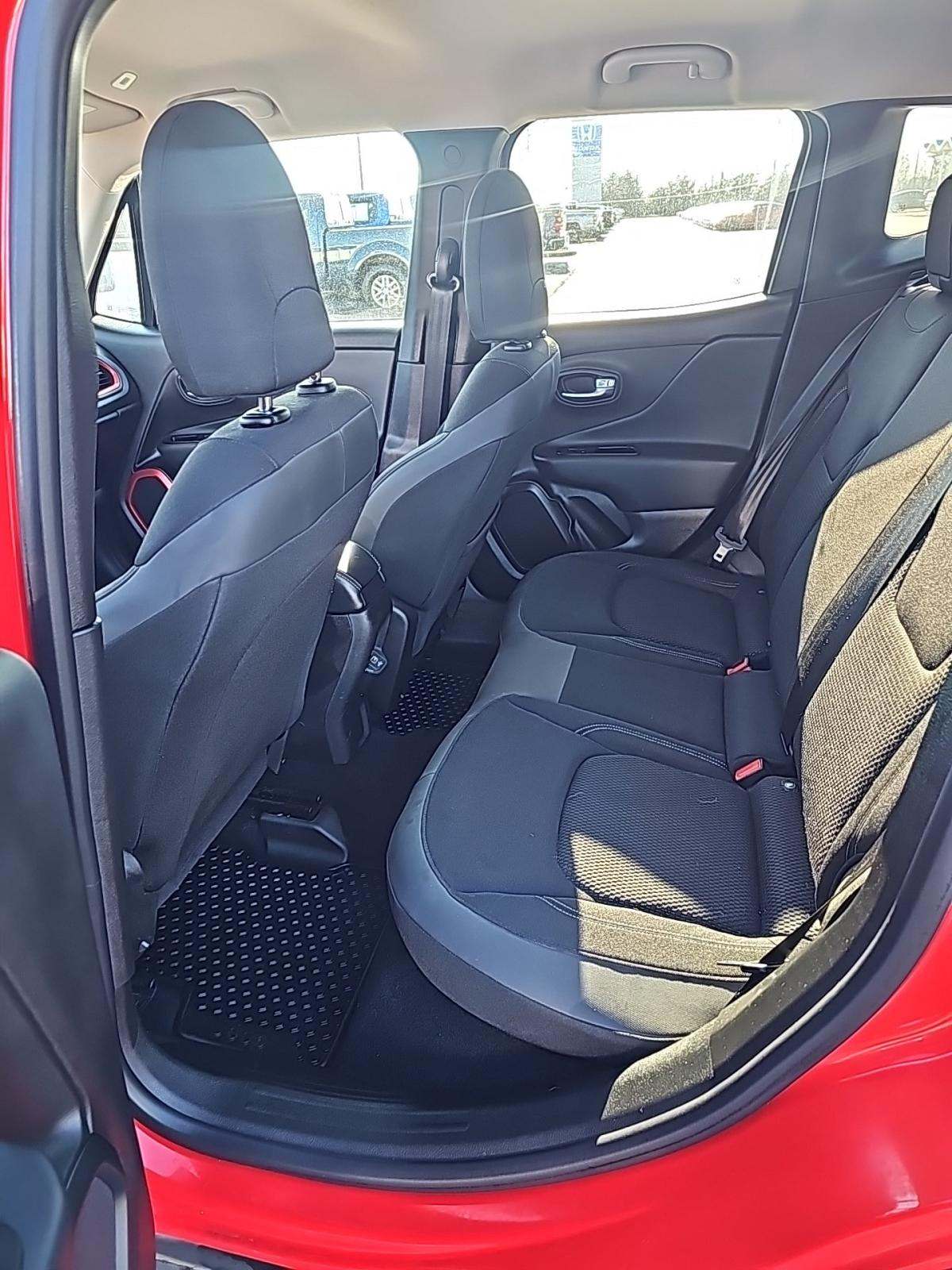 2022 Jeep Renegade Latitude Red Edition AWD