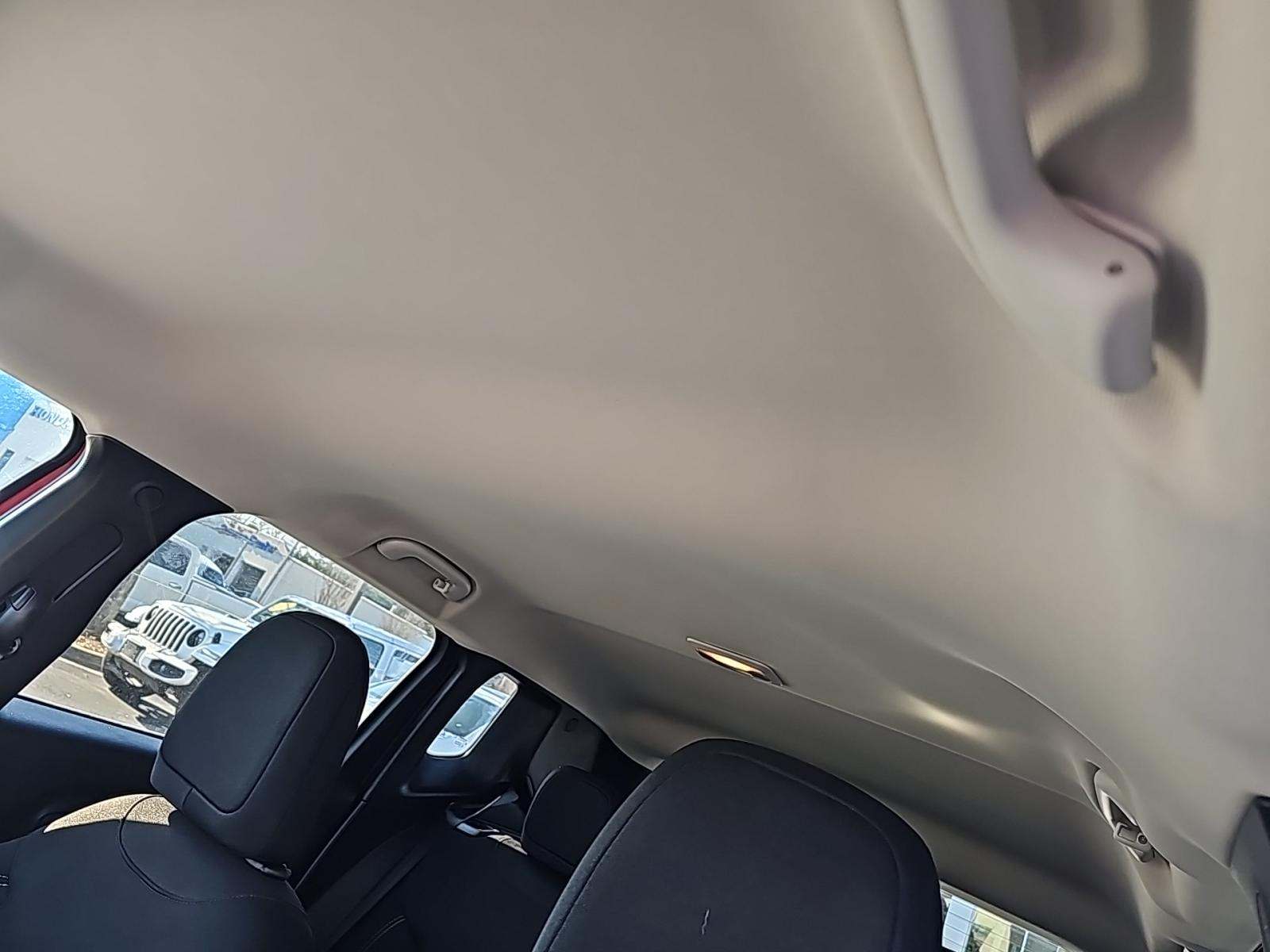 2022 Jeep Renegade Latitude Red Edition AWD