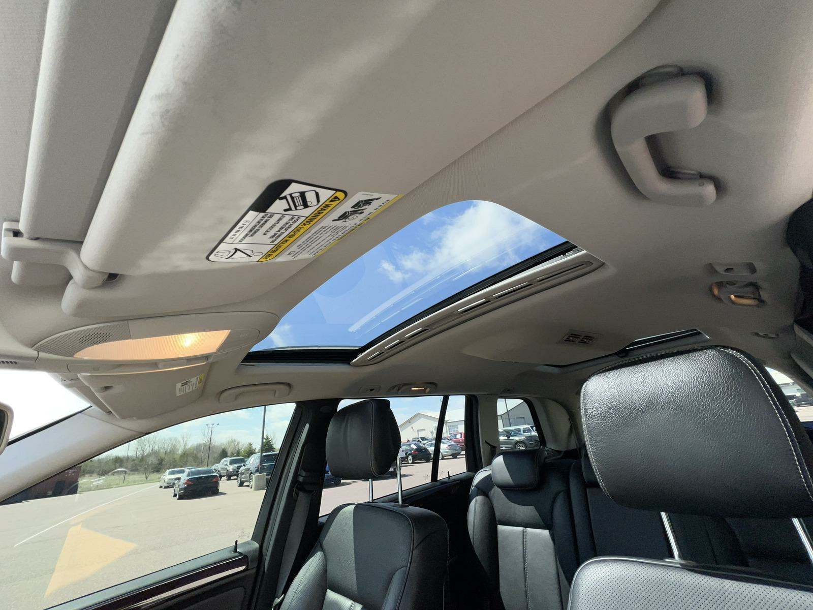 2010 Mercedes-Benz GL-Class GL 550 AWD