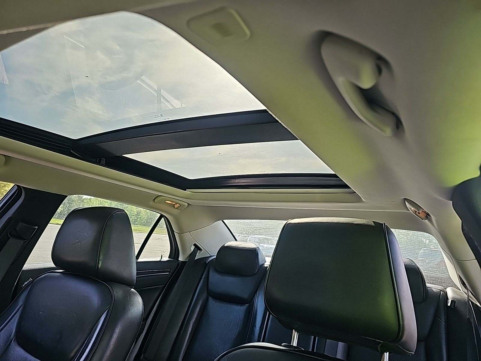 2018 Chrysler 300 Limited RWD