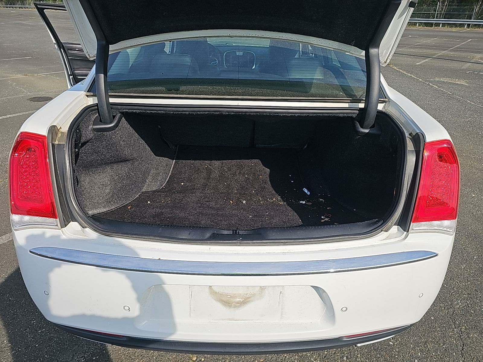 2018 Chrysler 300 Limited RWD