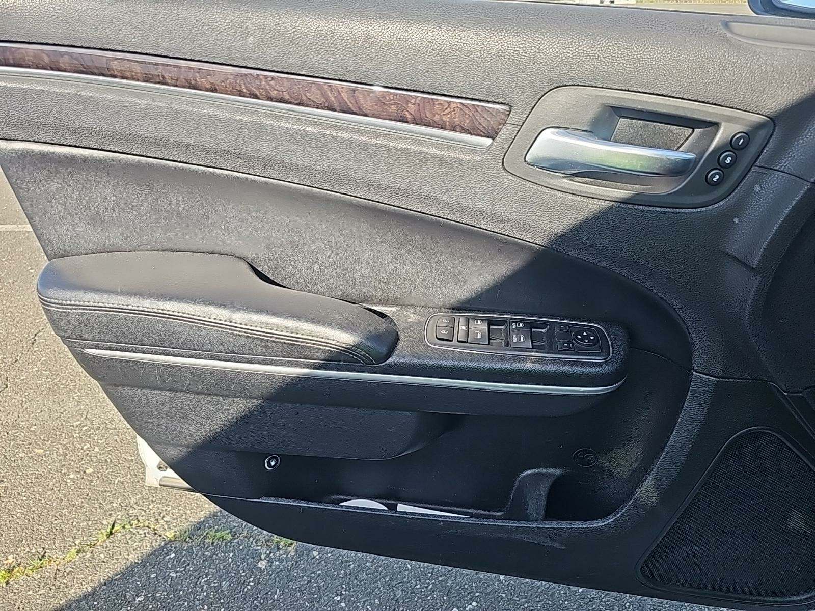 2018 Chrysler 300 Limited RWD