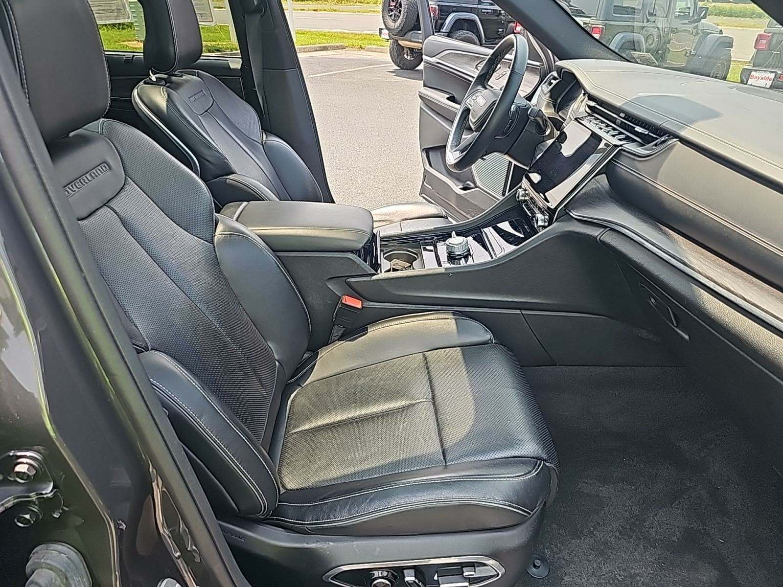 2022 Jeep Grand Cherokee Overland AWD