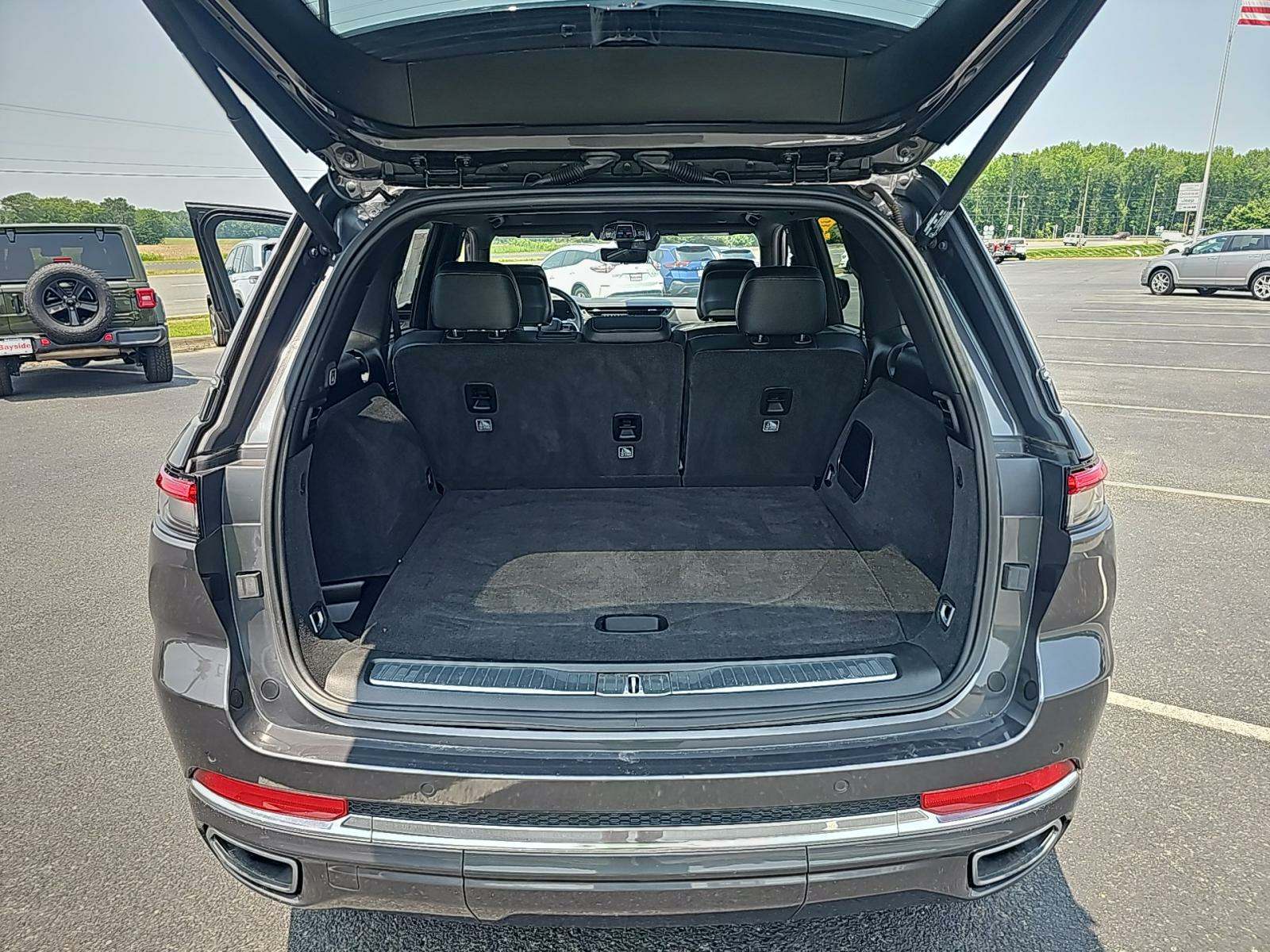 2022 Jeep Grand Cherokee Overland AWD