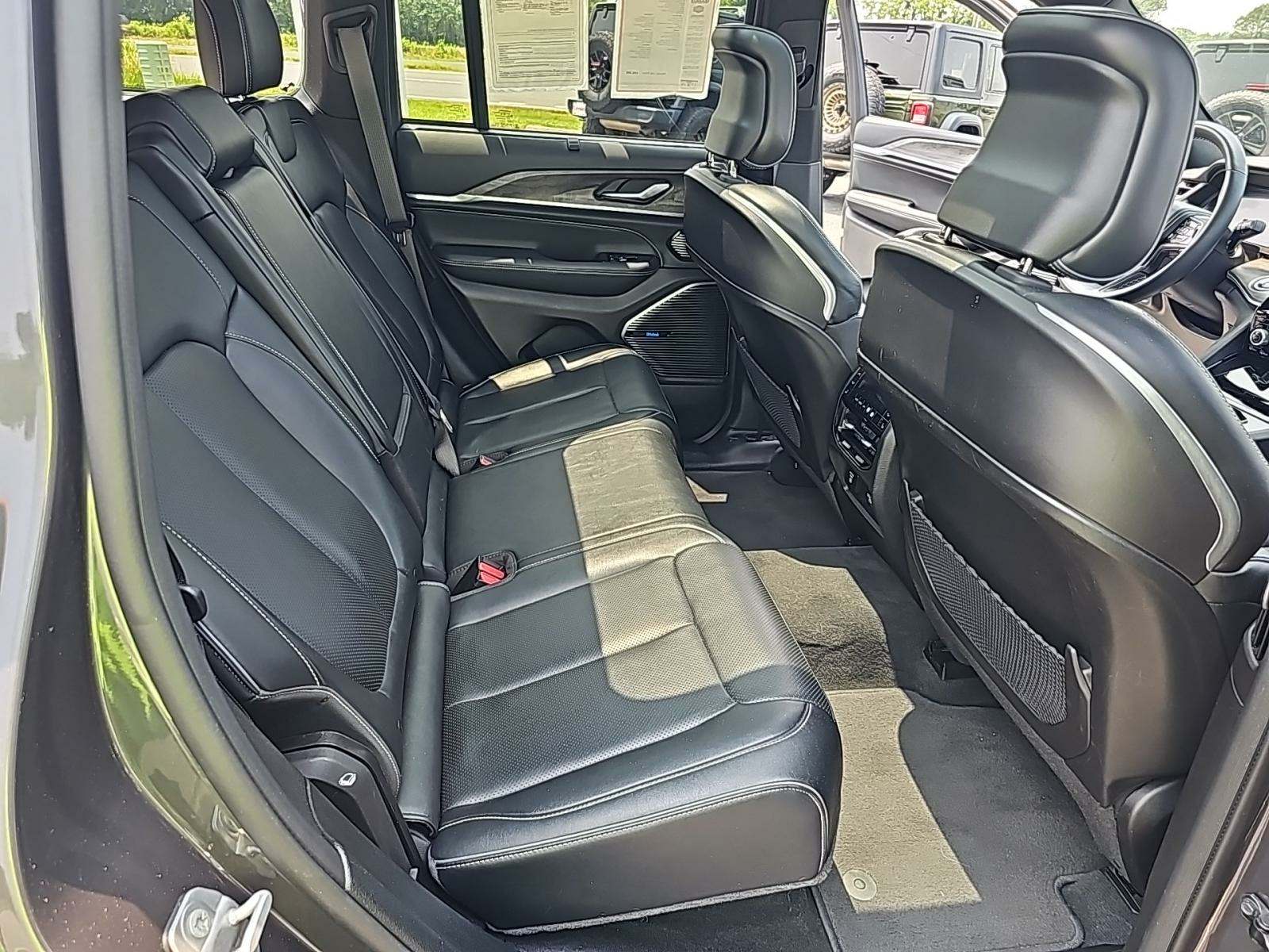 2022 Jeep Grand Cherokee Overland AWD