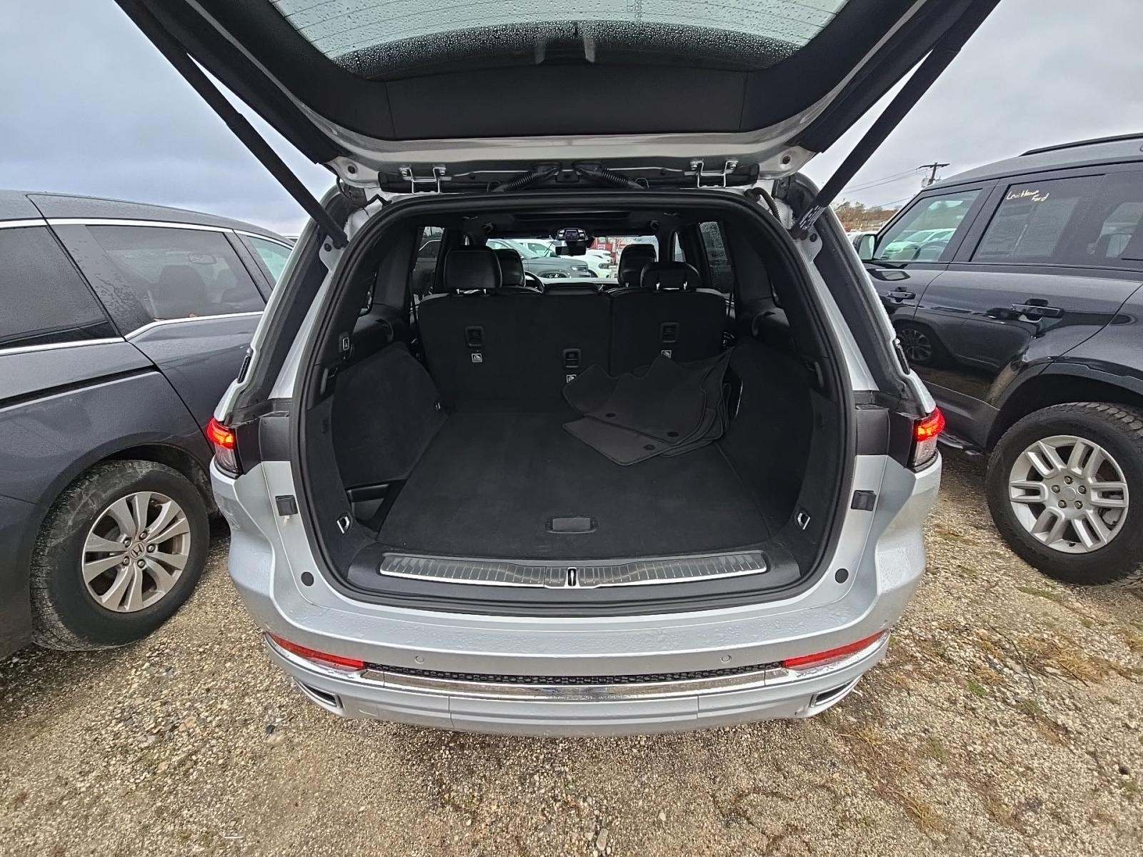 2023 Jeep Grand Cherokee Overland AWD