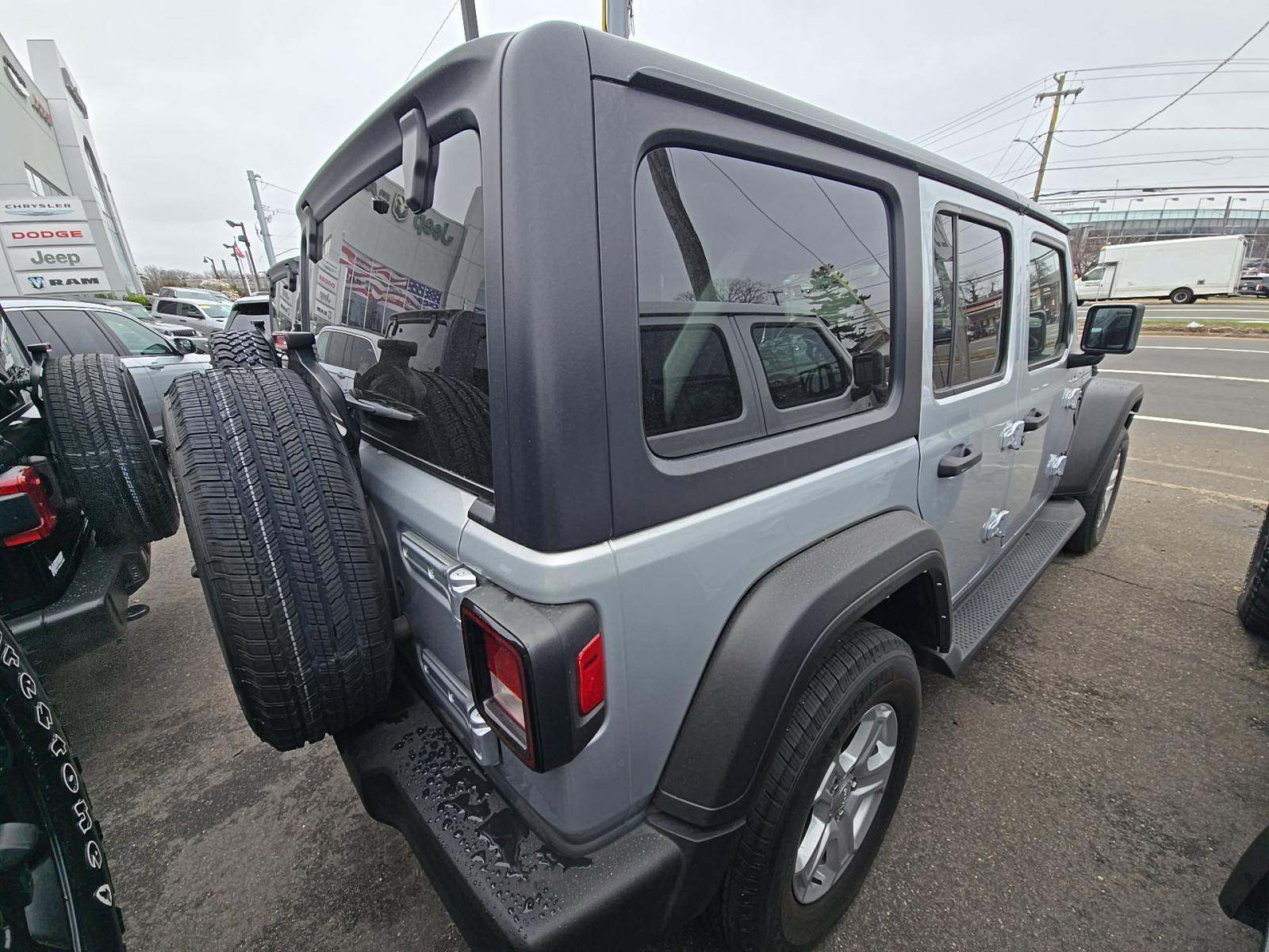 JEEP UNLIMITED SPORT S EDITION - 3