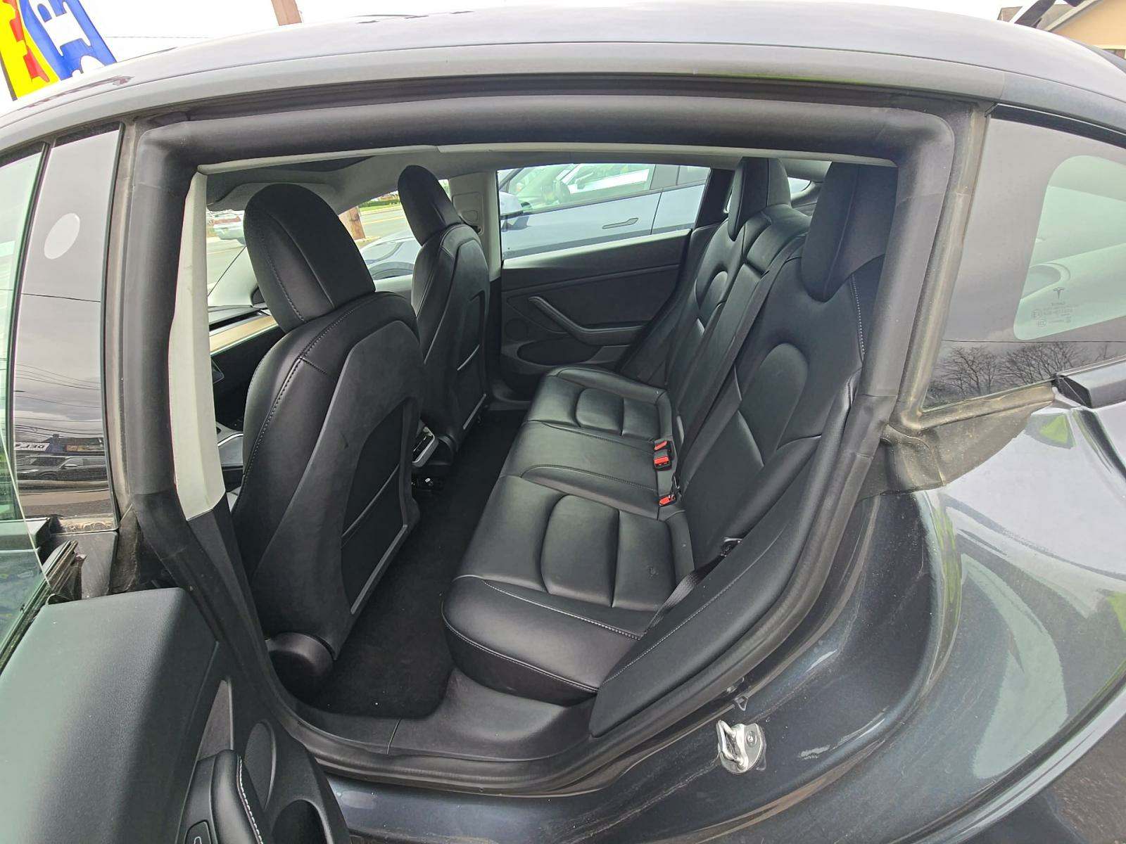 2022 Tesla Model 3 Standard Range RWD