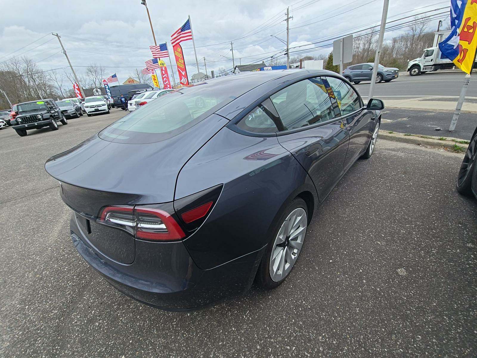 2022 Tesla Model 3 Standard Range RWD