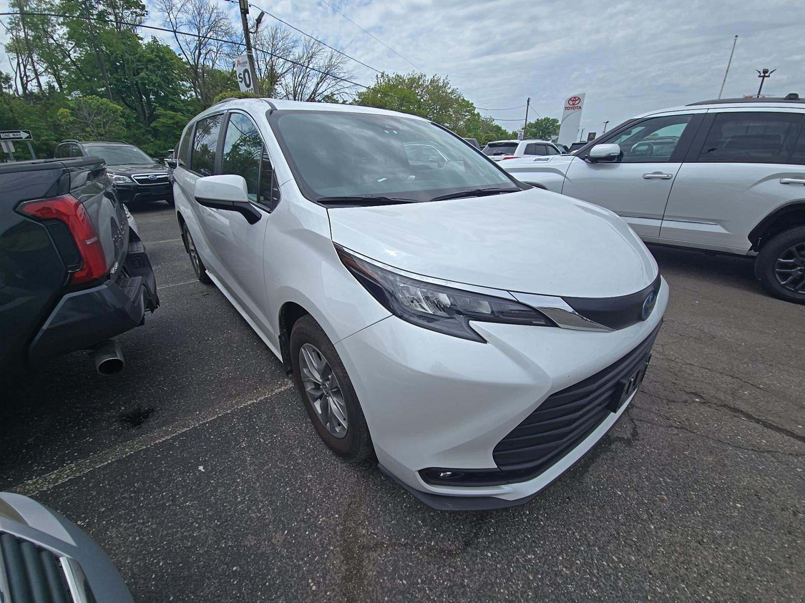 TOYOTA SIENNA - 4