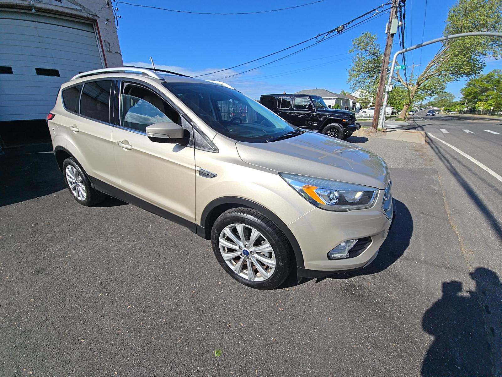 FORD ESCAPE - 4