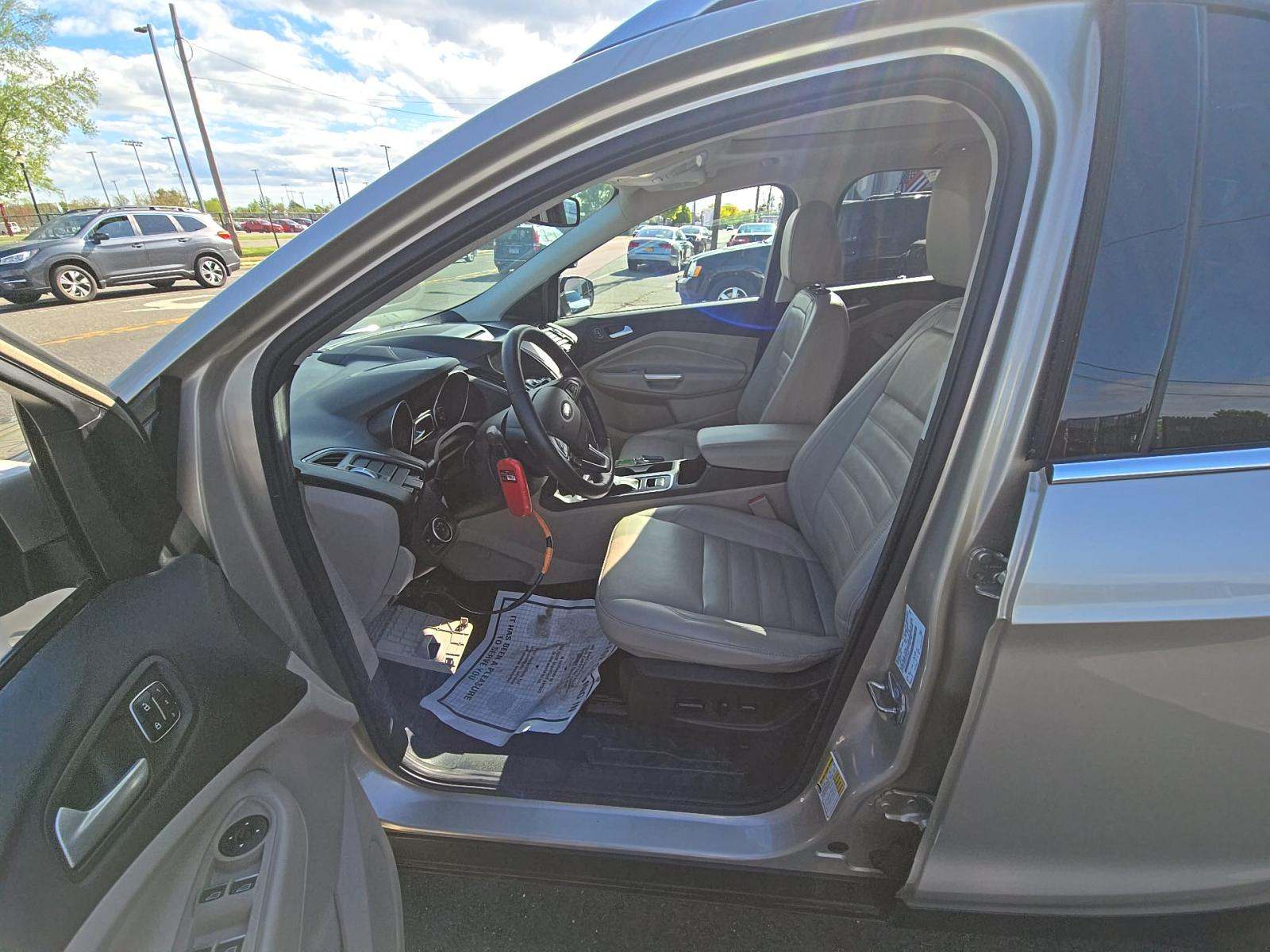 FORD ESCAPE - 6