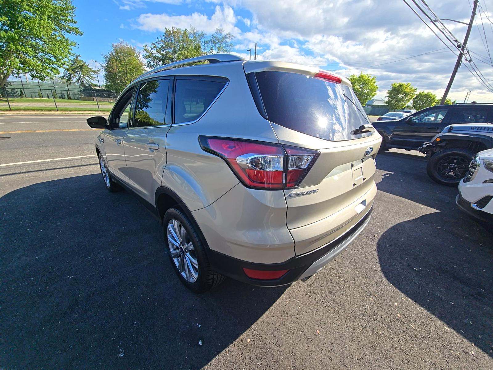 FORD ESCAPE - 2
