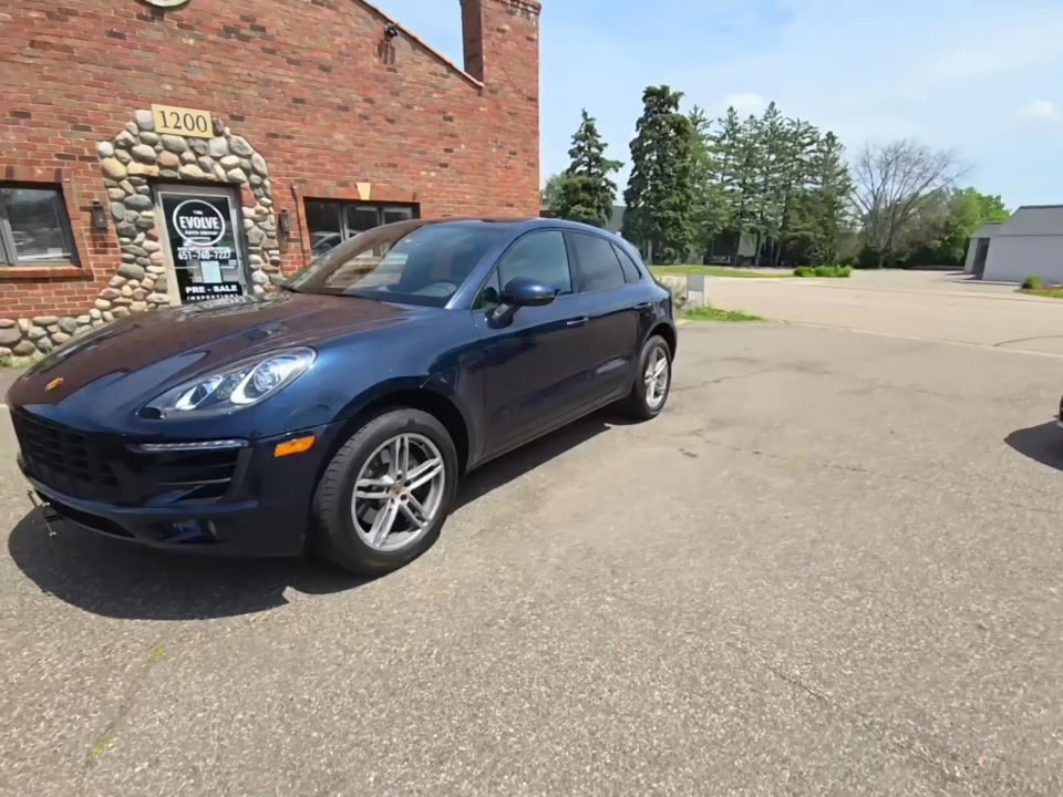 2017 Porsche Macan Base AWD