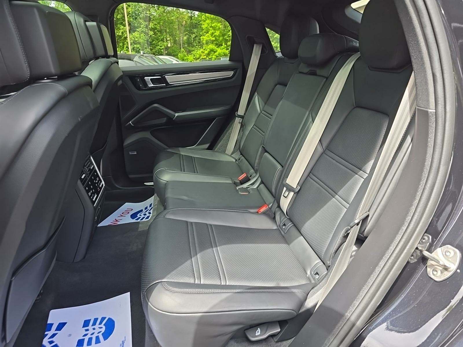 2022 Porsche Cayenne Platinum Edition AWD