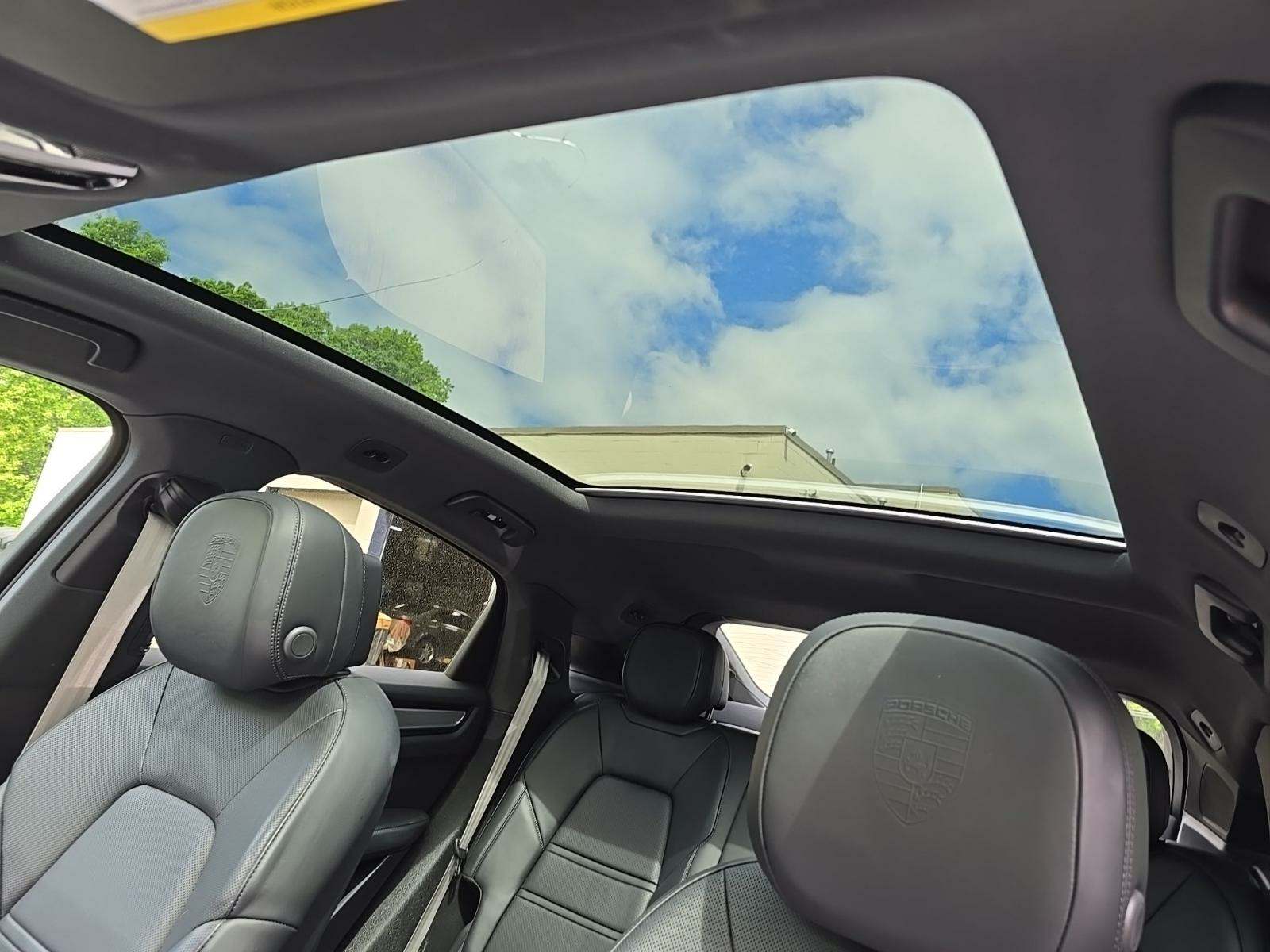 2022 Porsche Cayenne Platinum Edition AWD