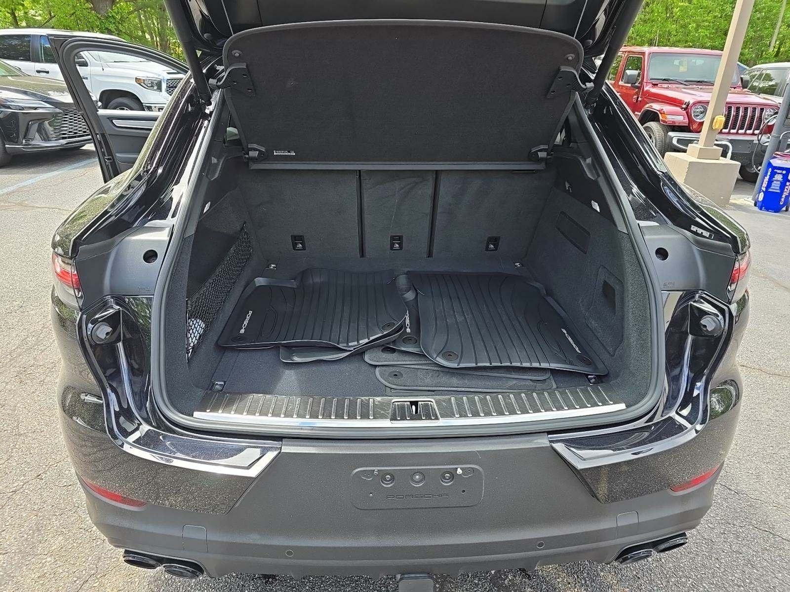 2022 Porsche Cayenne Platinum Edition AWD