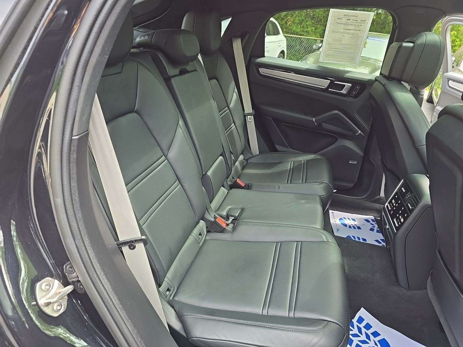 2022 Porsche Cayenne Platinum Edition AWD