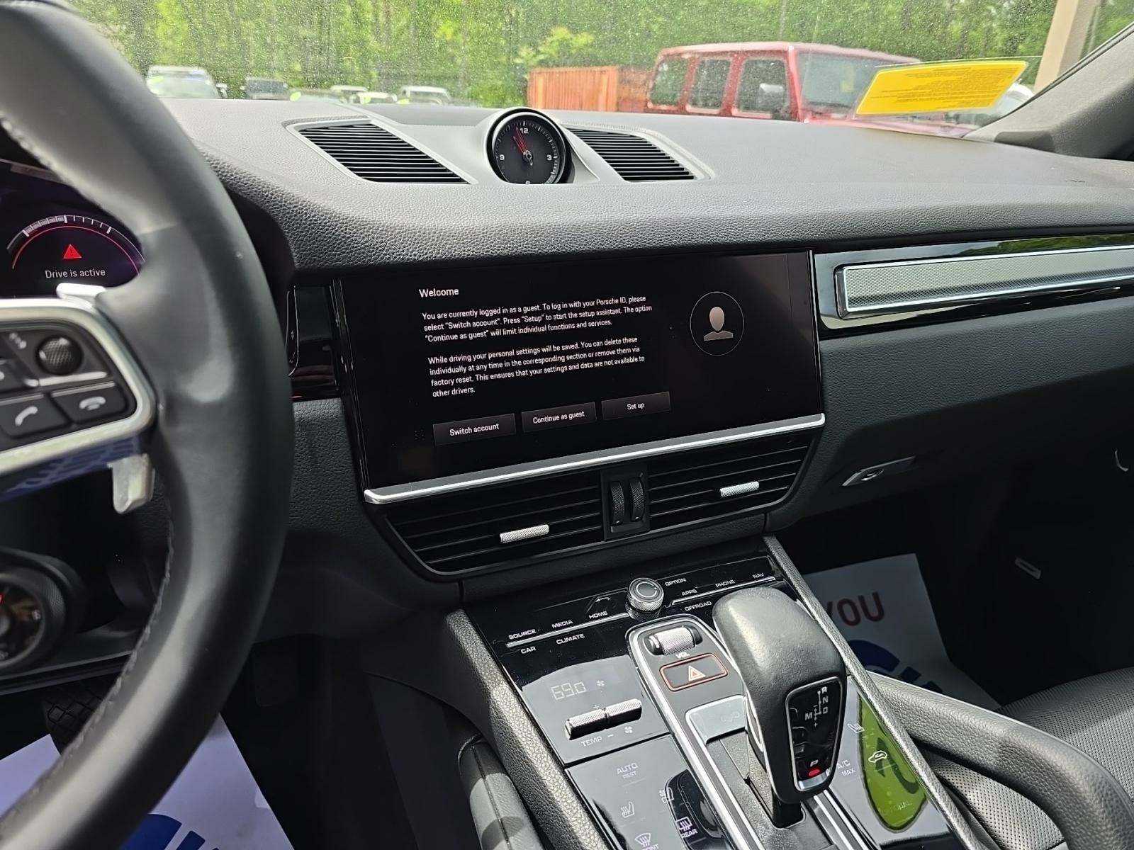 2022 Porsche Cayenne Platinum Edition AWD