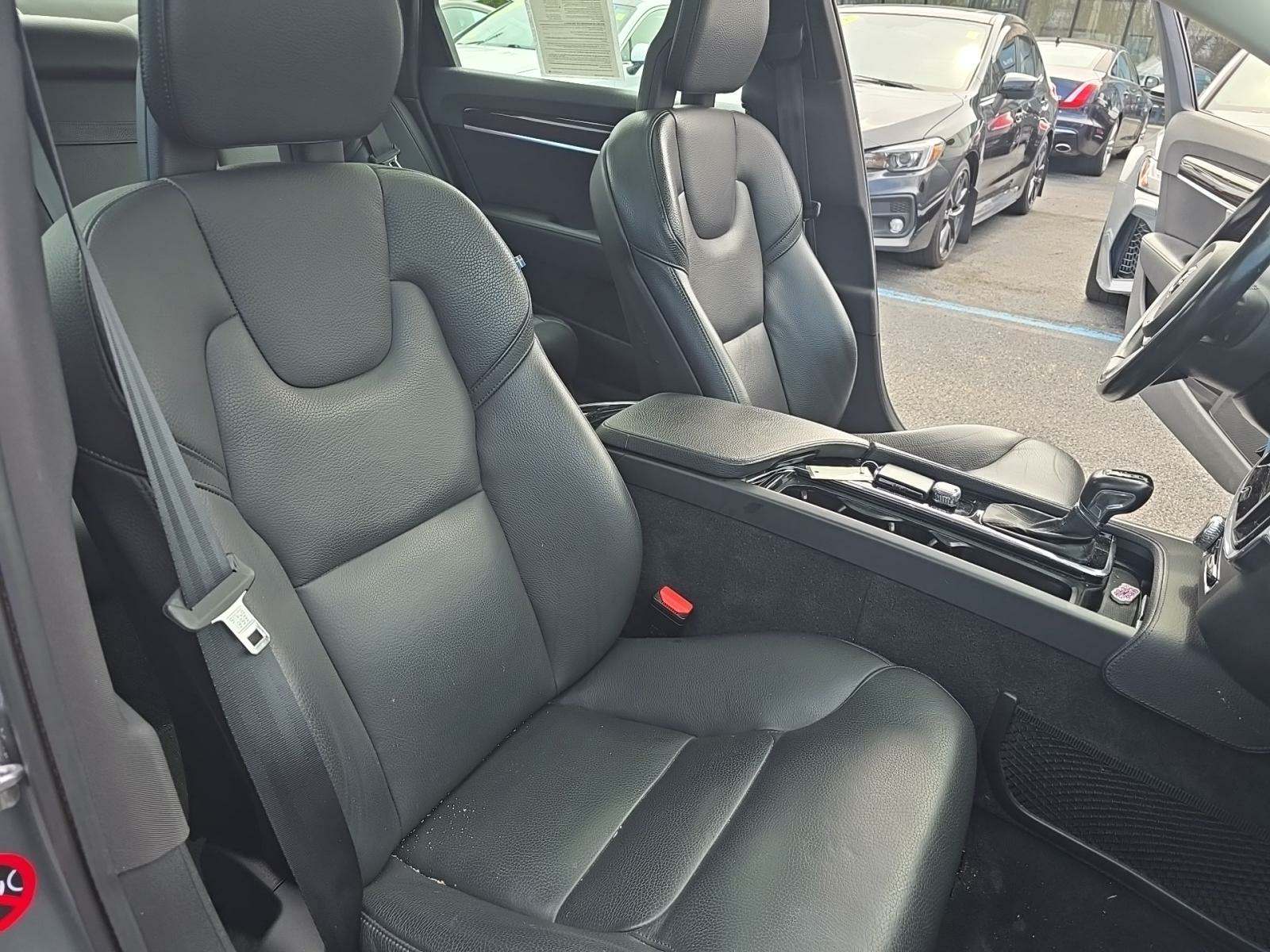 2018 Volvo S90 T5 Momentum AWD