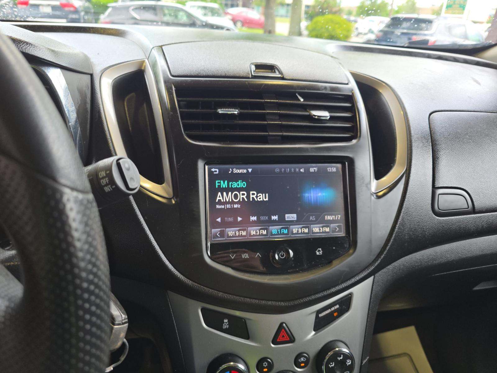 CHEVROLET TRAX - 10