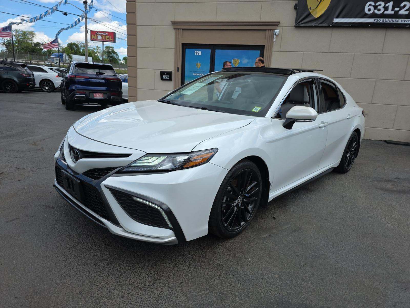 TOYOTA CAMRY - 1