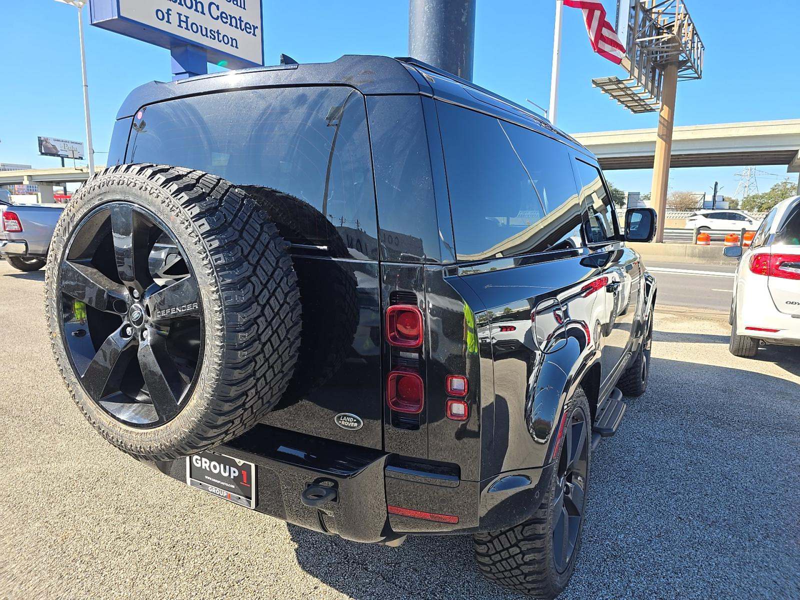 2023 Land Rover Defender 90 X-Dynamic SE AWD