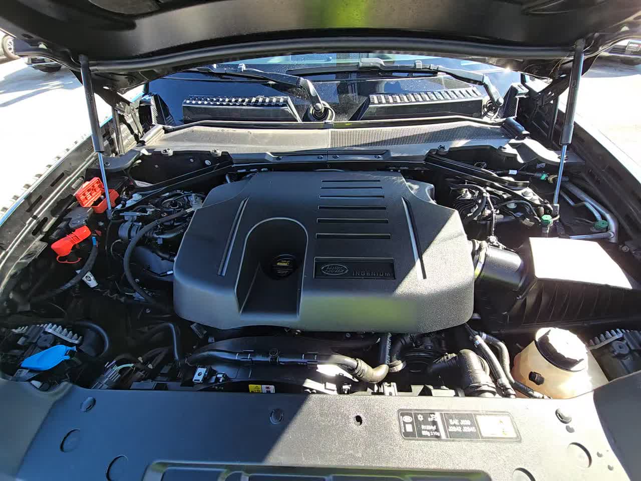 2023 Land Rover Defender 90 X-Dynamic SE AWD