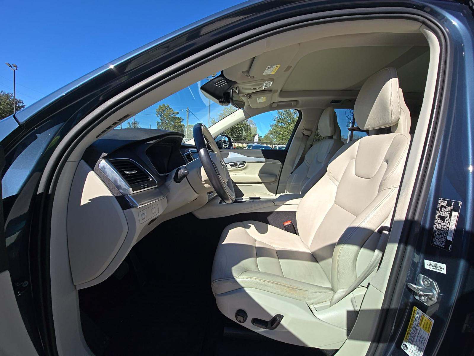 2018 Volvo XC90 T5 Momentum FWD