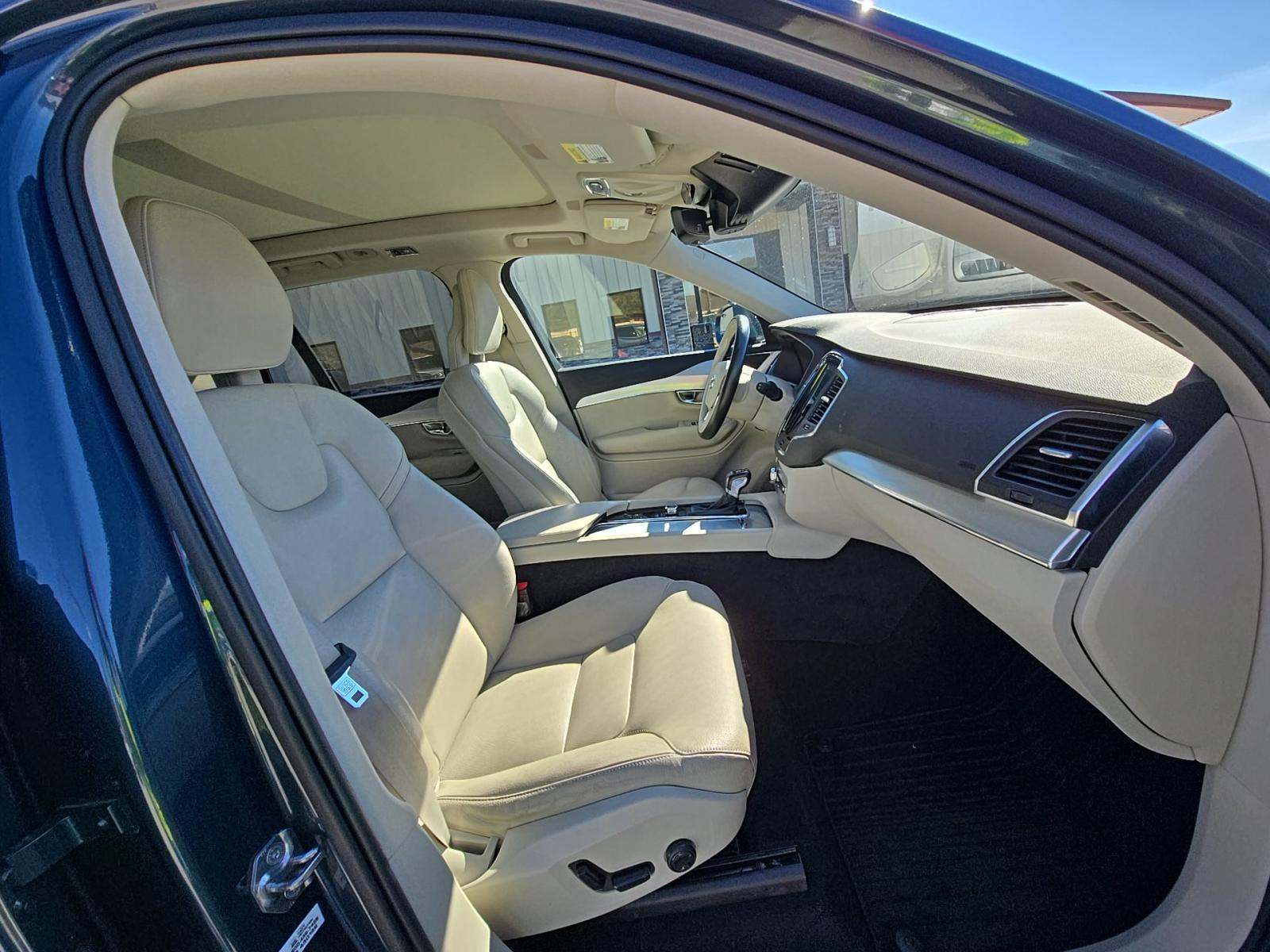 2018 Volvo XC90 T5 Momentum FWD