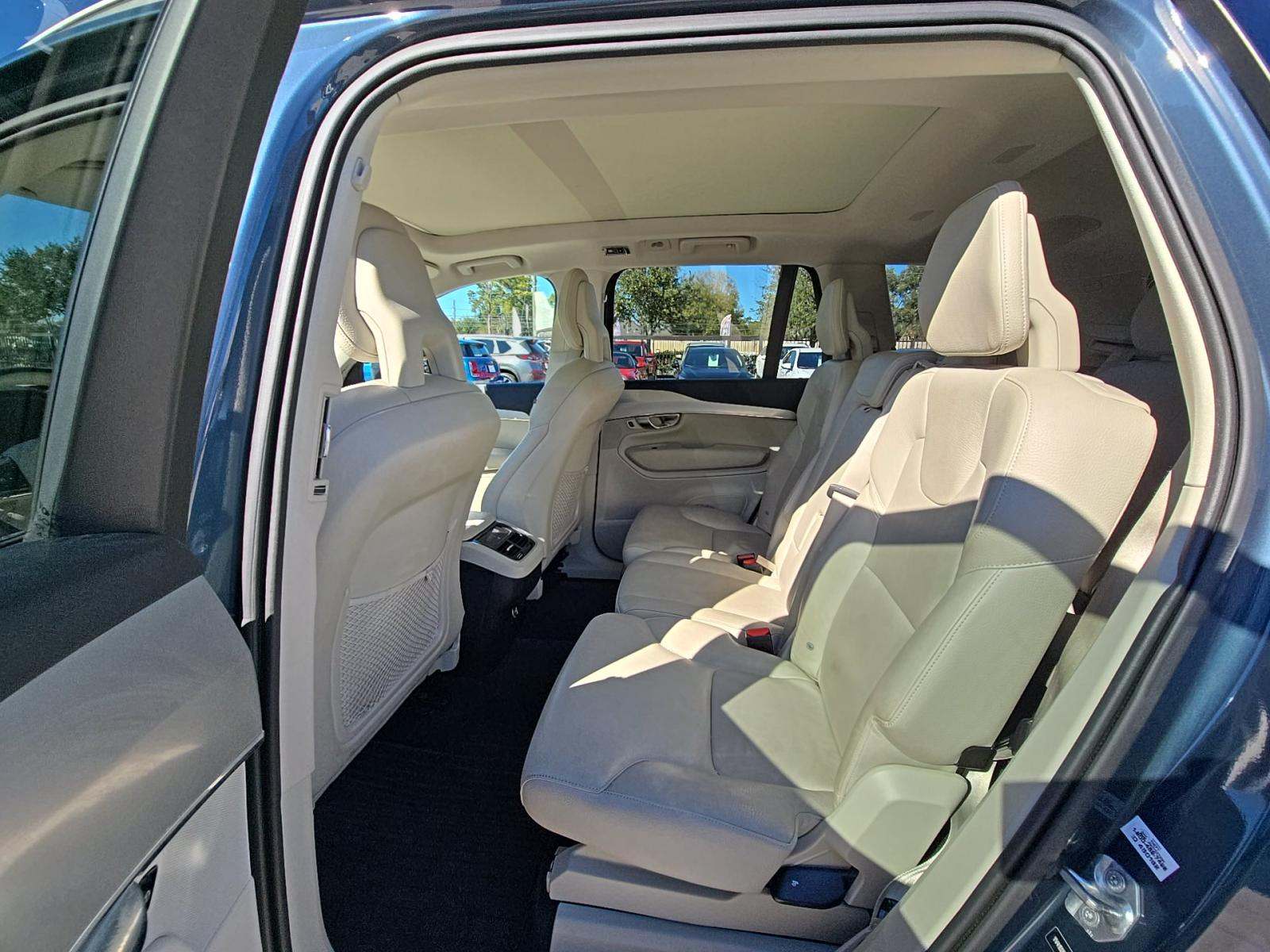 2018 Volvo XC90 T5 Momentum FWD