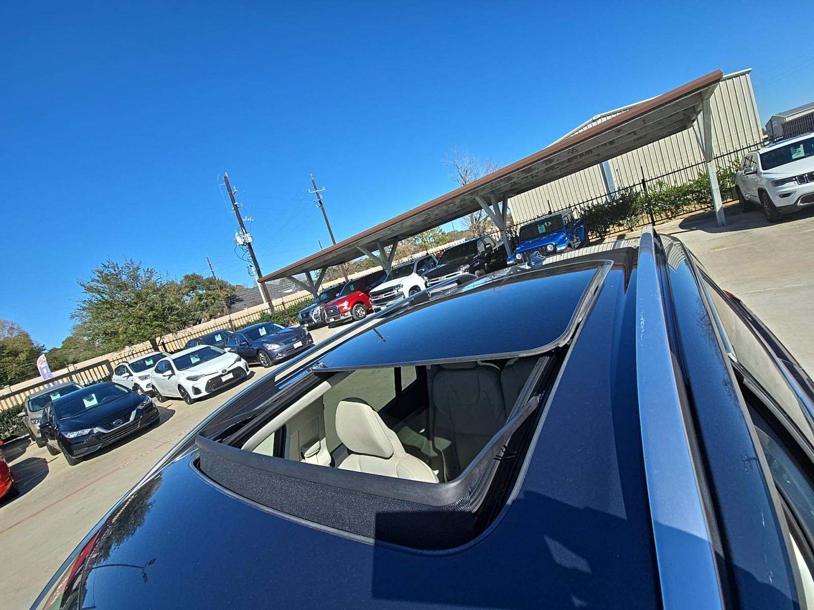 2018 Volvo XC90 T5 Momentum FWD