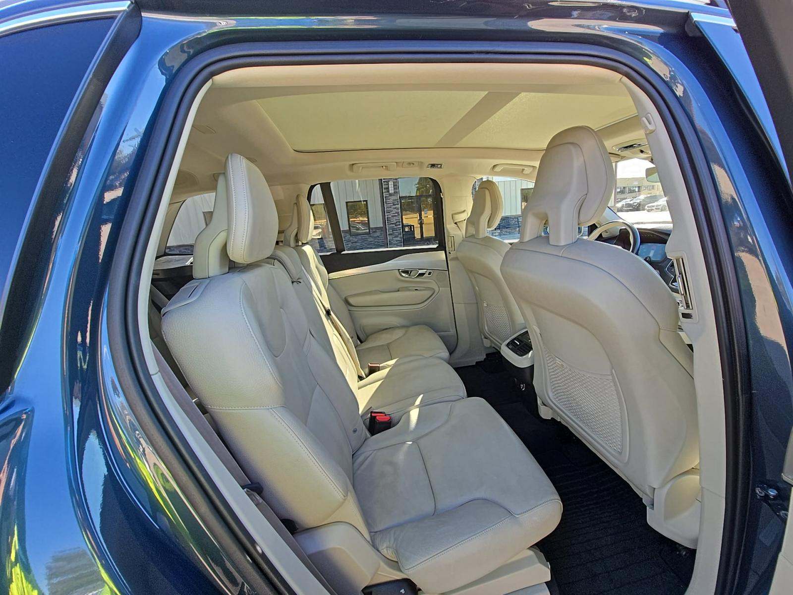 2018 Volvo XC90 T5 Momentum FWD