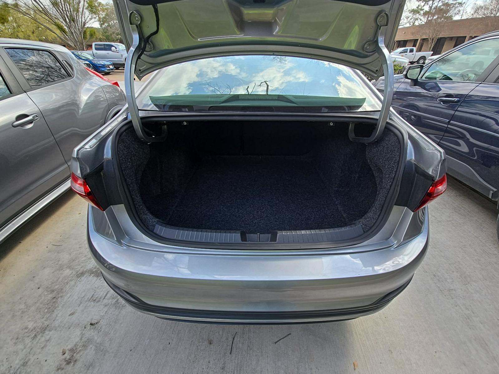 2024 Volkswagen Jetta 1.5T SE FWD