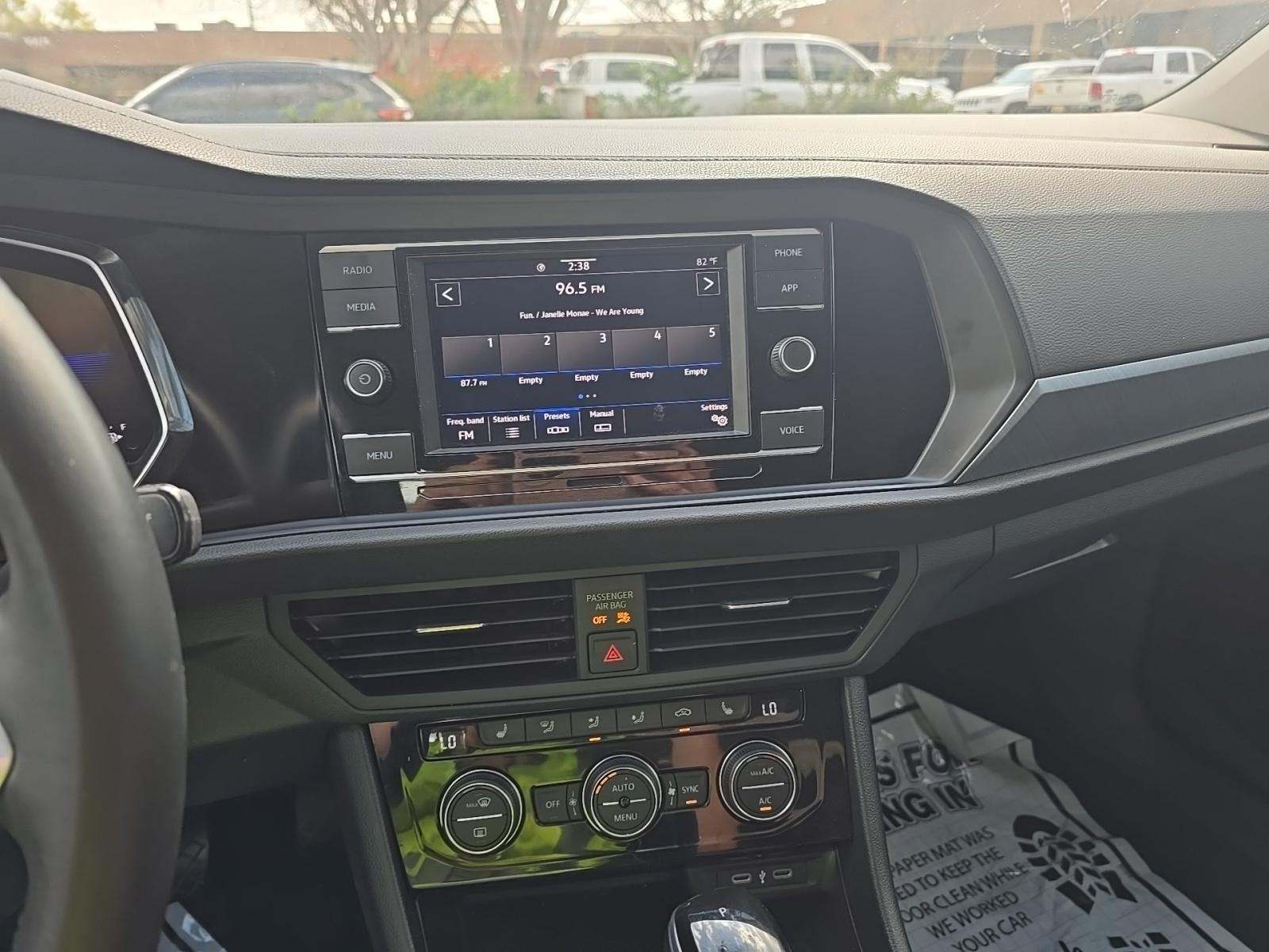 2024 Volkswagen Jetta 1.5T SE FWD