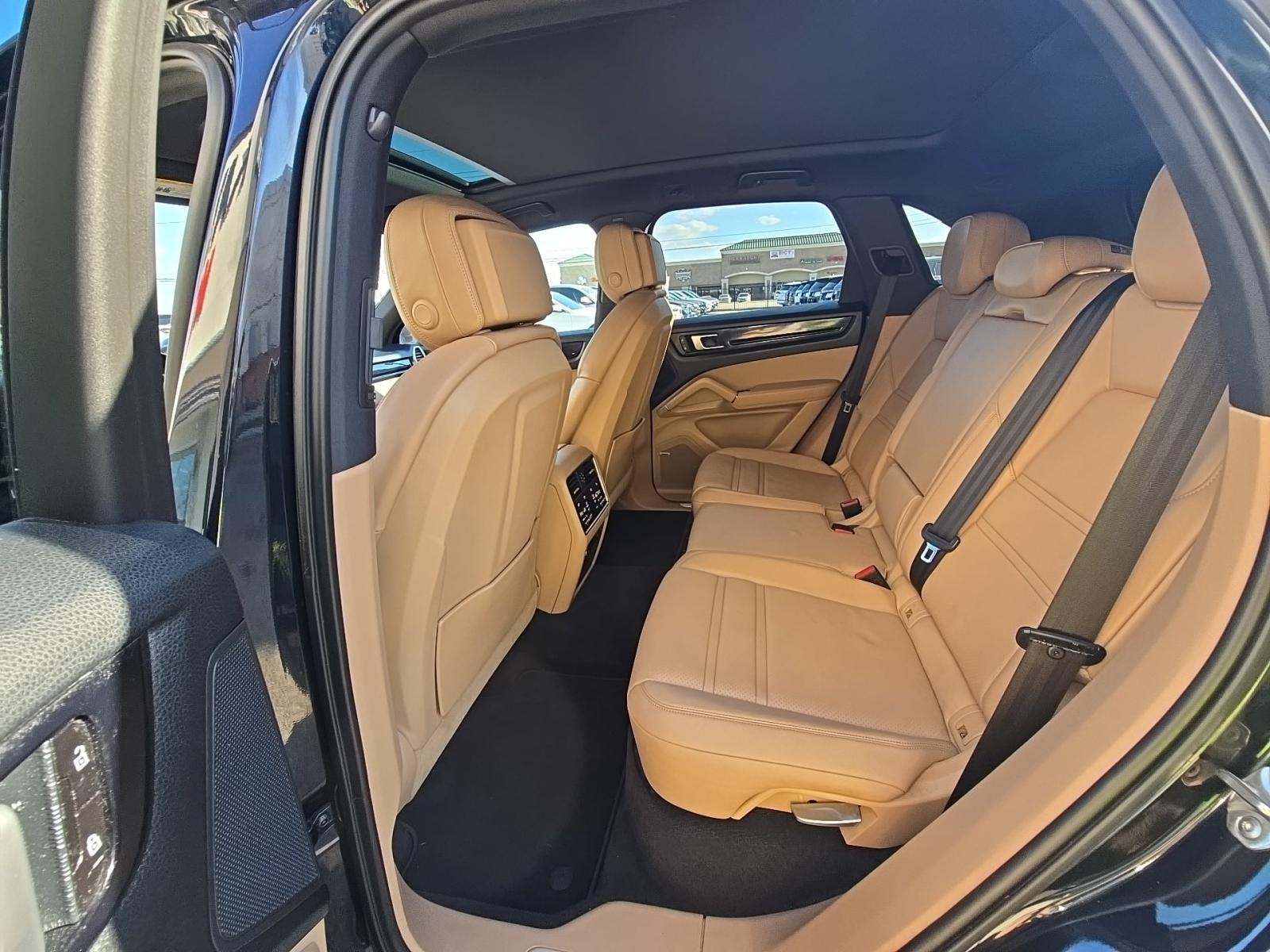 PORSCHE CAYENNE - 9