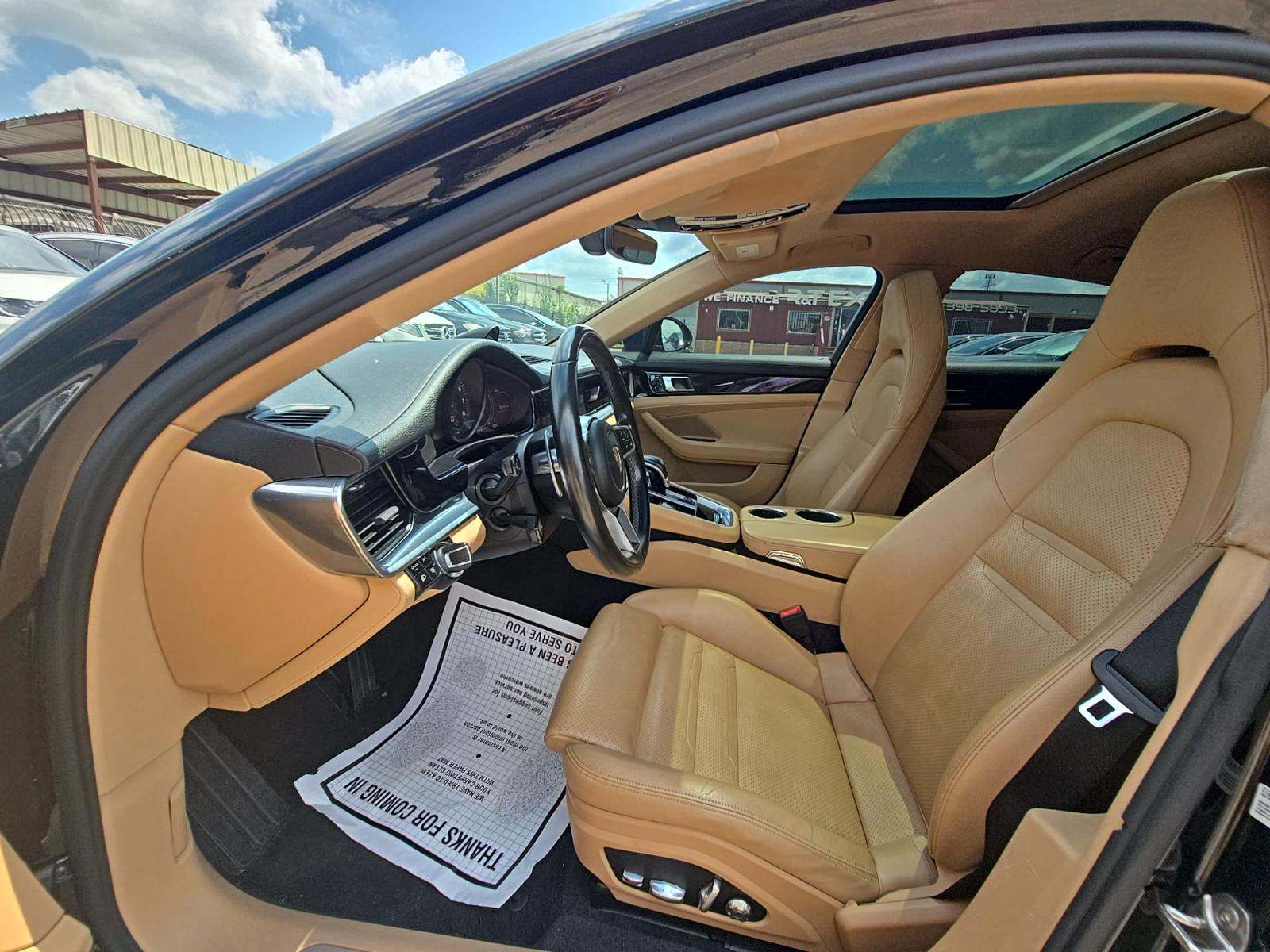 2017 Porsche Panamera Base RWD