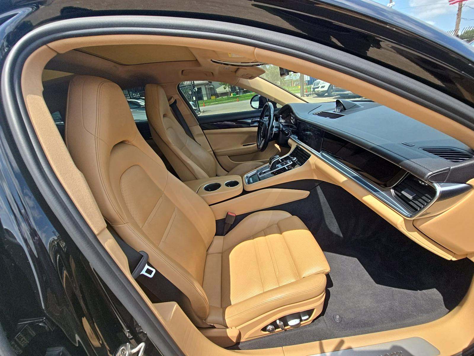 2017 Porsche Panamera Base RWD